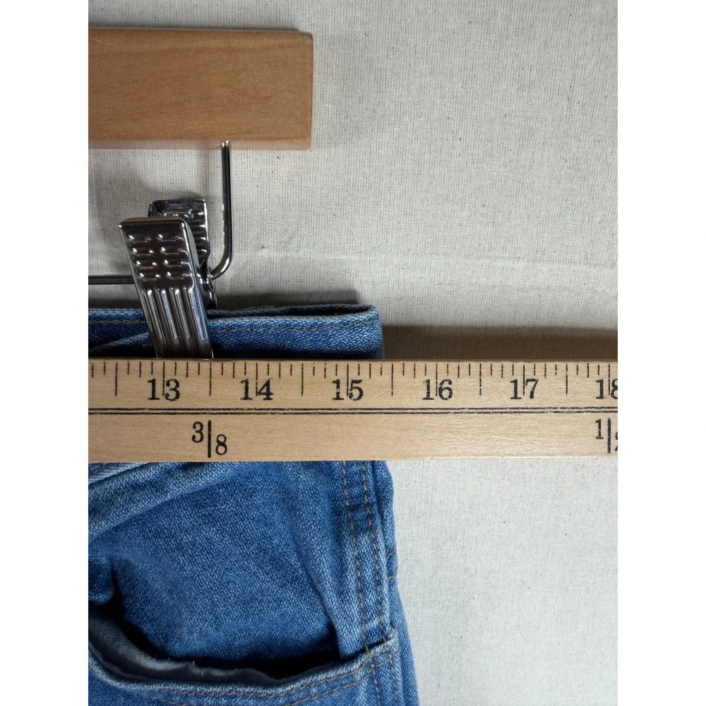 Wrangler Men's Regular Fit Straight Jeans size 28x32 Blue